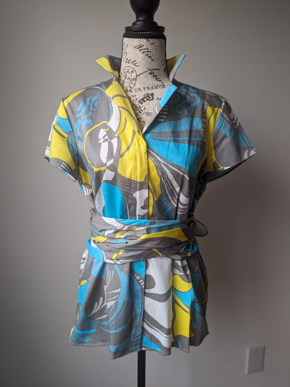 Lafayette 148 New York Inga Wrap Blouse Size 6 Abstract Print Belted NWT